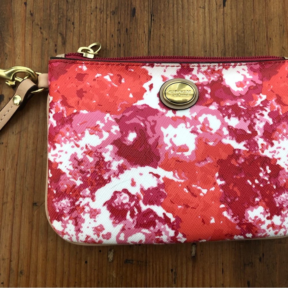 Coach wristlet/purse/wallet new without tags.